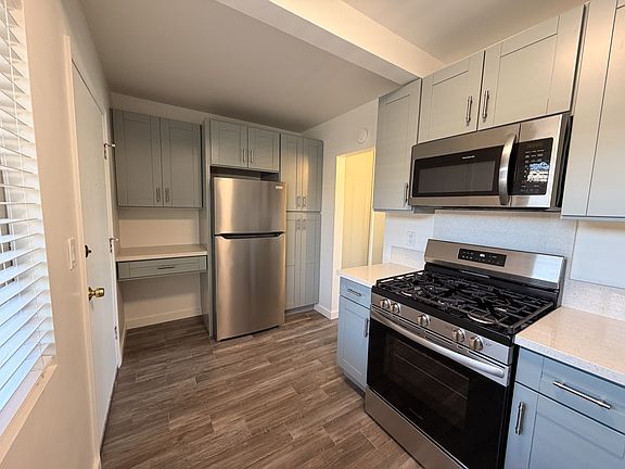 3rd image of 3155 Kemper St #11527958