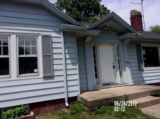 610 W Division St, Decatur, IL 62526