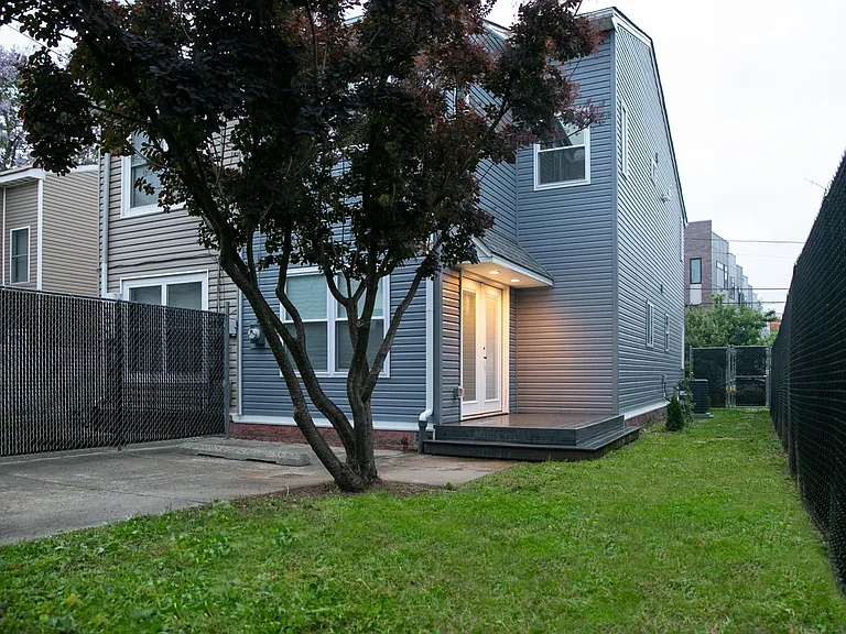 1328 N Hancock St — Photo 1