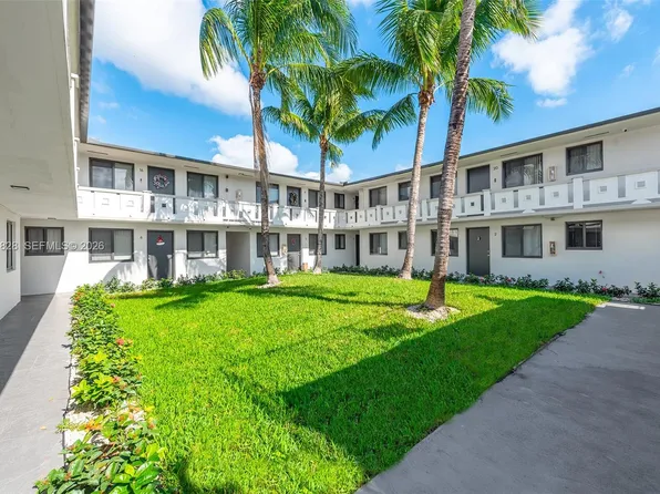 1345 W 28th St, Hialeah, FL