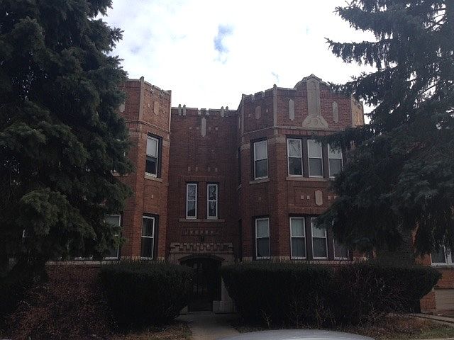 1st image of 6611 S Sacramento Ave
