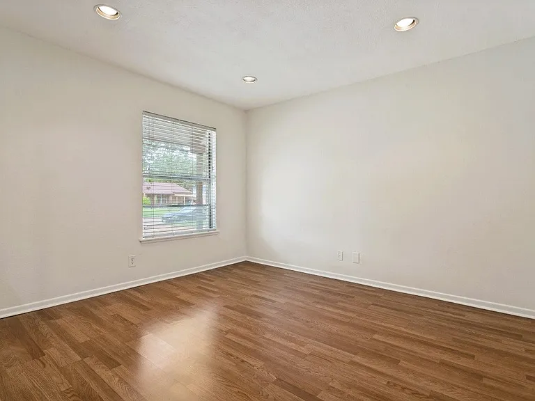 4407 Sun Vista Ln — Photo 8