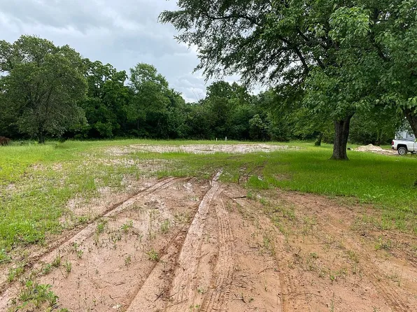 221 S Smith St, Bennington, OK 74723