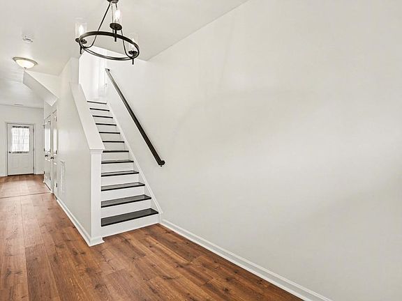 4th image of 700 Admirals Quay Dr
