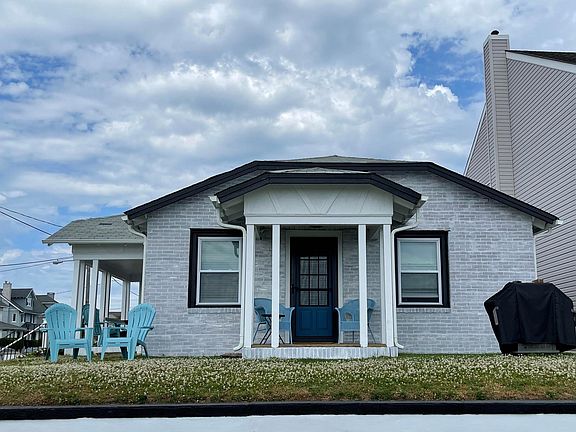 Lots of outdoor space to watch the waves or the world go by.