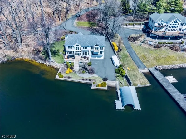 41 Cove Rd, Jefferson Twp., NJ 07849