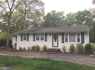 110 Lake Shore Dr, Pasadena, MD 21122