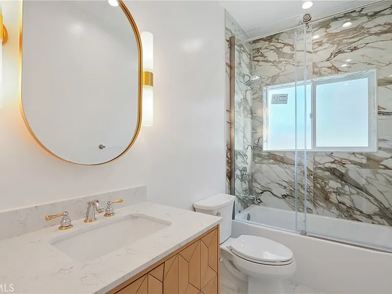 10216 Ramona Ave — Photo 8