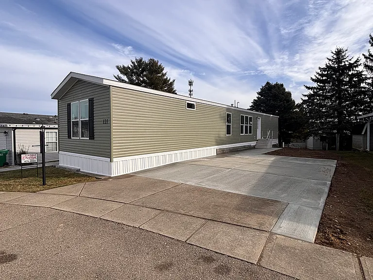 Red Oak Dr — Photo 2