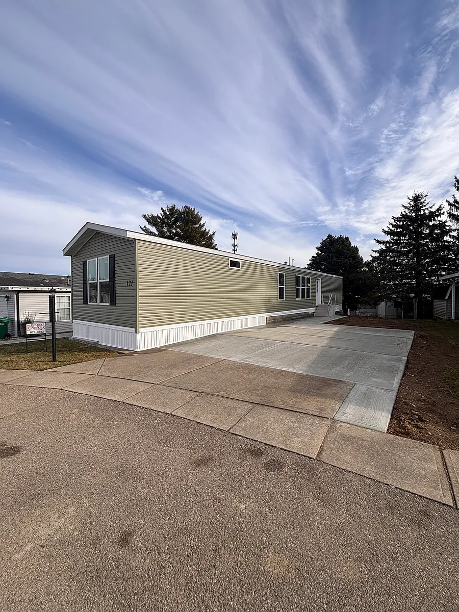 Building Photo - Red Oak Dr