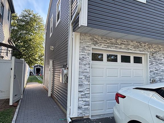 2nd image of 417 Jefferson Ave