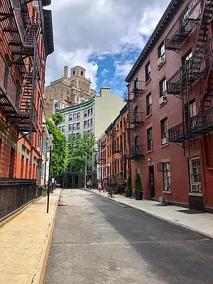 Rented by City Connections Realty | media 27