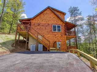 829 String Run Way, Pigeon Forge, TN 37863