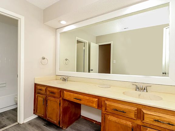 4th image of 5141 Rimrock Ct