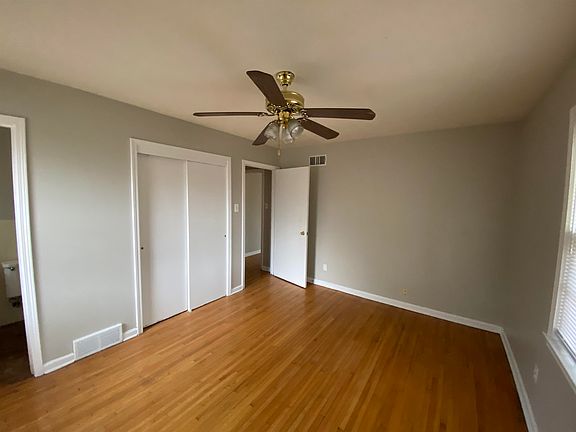 5th image of 4052 Spiegel Dr