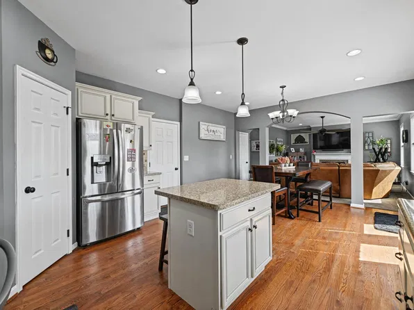 1963 Montpelier Dr, Hebron, KY 41048