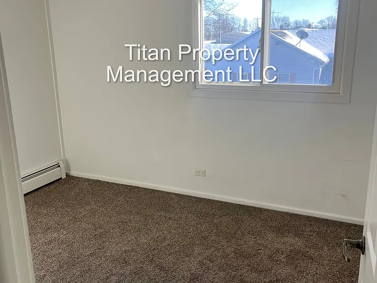 259 Percy Ave #7 — Photo 4