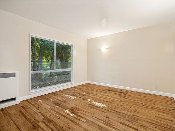 5th image of 734 E 23rd St S #2