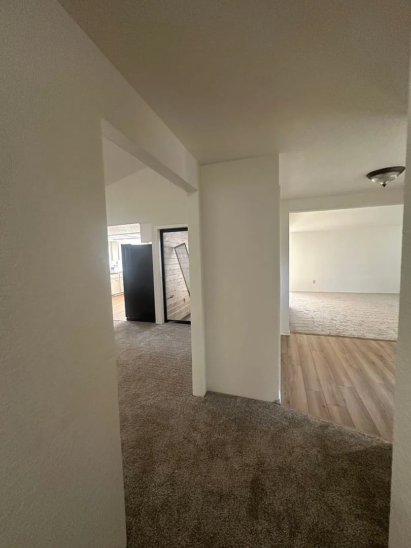 3 Bedroom, 2 Bathroom Home!! — Photo 4