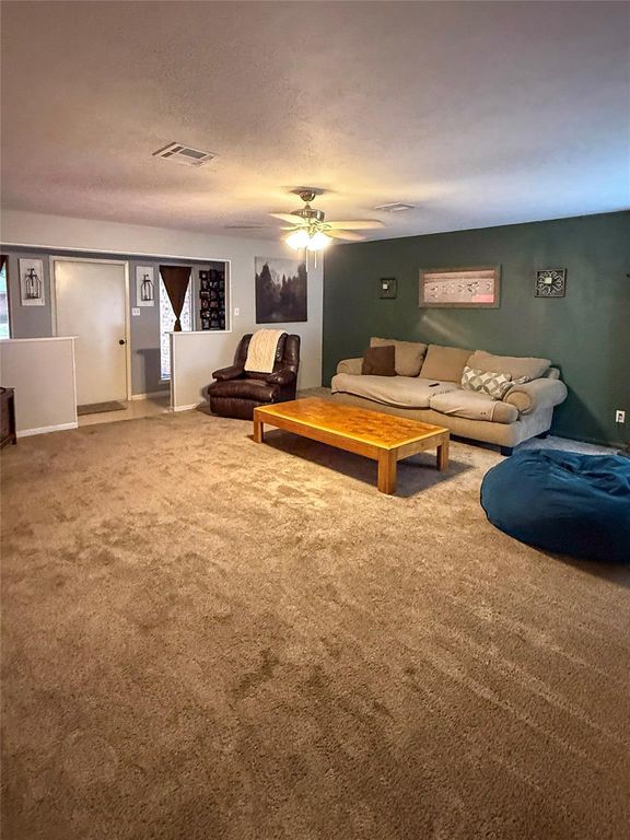 Apartment in Grapeland, Houston - View 5