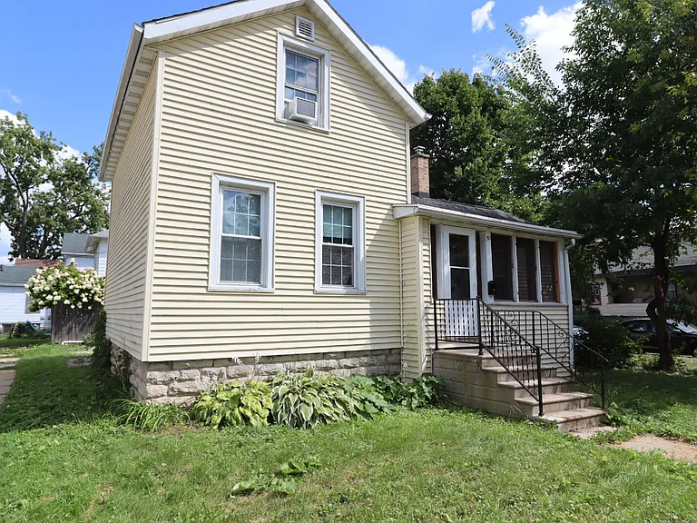 53 Olcott St — Photo 2