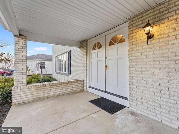 5th image of 8 W High Ridge Rd