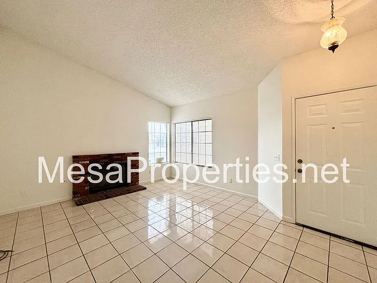 13667 Gemini St — Photo 4