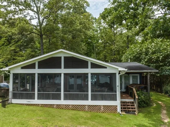 125 N Holiday Dr, Dadeville, AL 36853