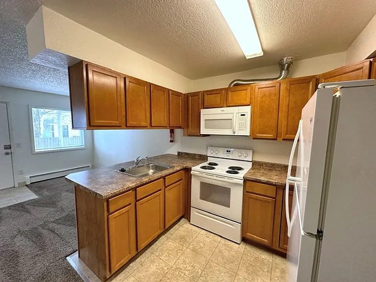 143 W 11th Ave — Photo 17