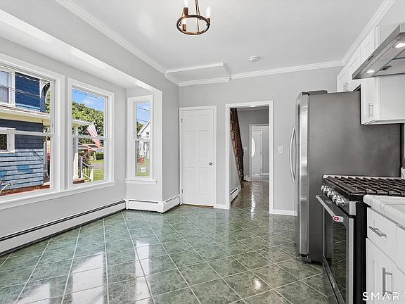 3rd image of 68 Reservoir Avenue