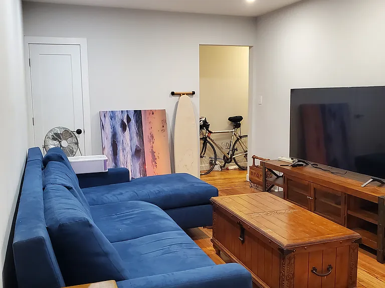 427 W 51st St #2H — Photo 8