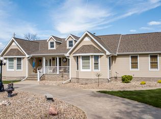 100 Carlyle St, Alma, NE 68920