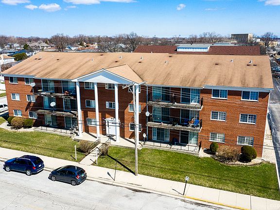 4th image of 9401 Melvina Ave APT C2