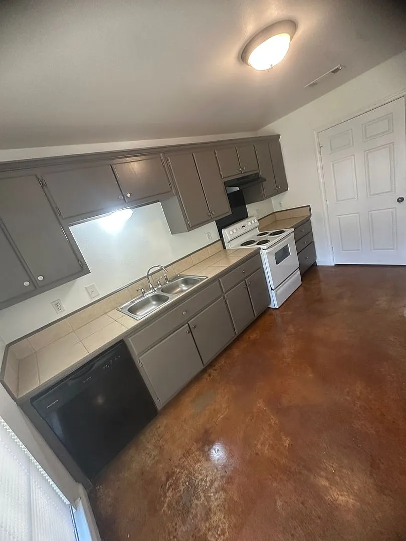 42663 Edgewater Lane — Photo 3
