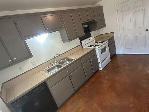 3rd image of 42663 Edgewater Ln #B