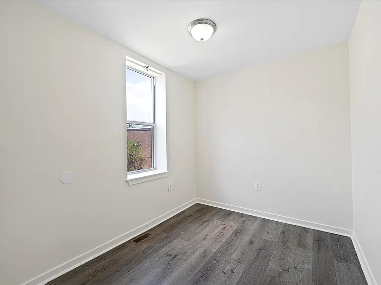 2036 N 32nd St #B — Photo 19