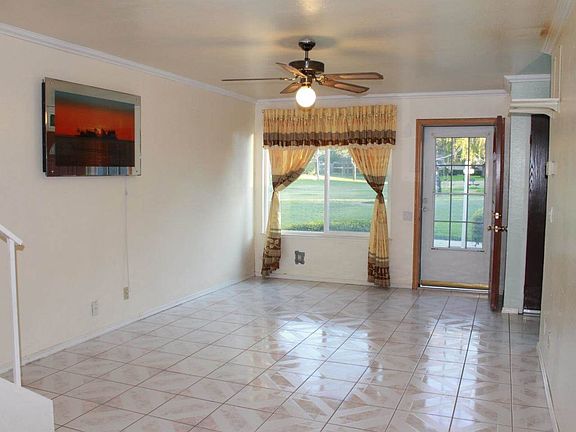 3rd image of 2209 Warfield Way Unit C