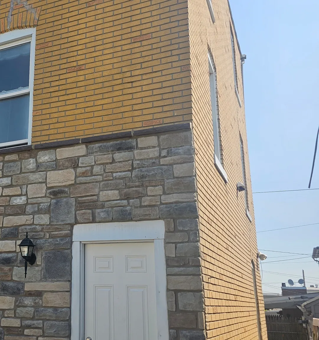3 bed, 1035 sqft, $1,600 — Photo 2