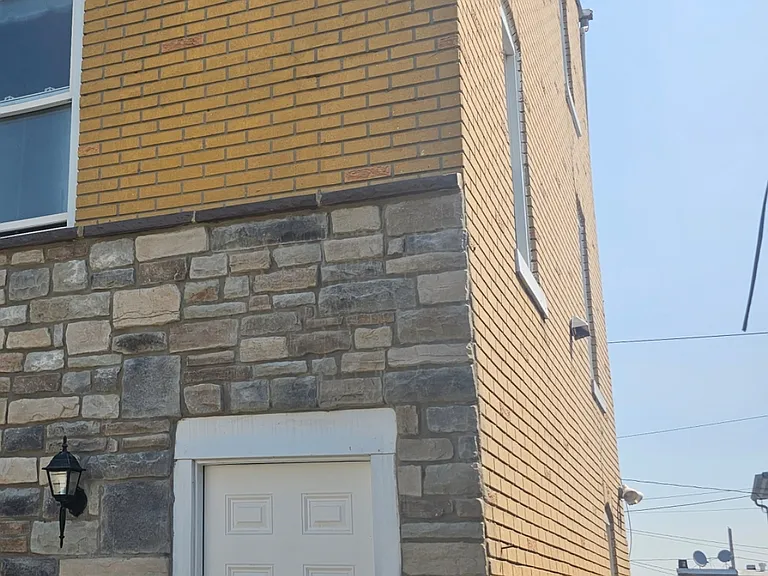 605 Ridge Ave — Photo 2