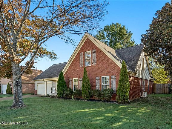 2nd image of 9062 Hickory Dr