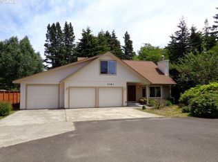 2083 15th St, Florence, OR 97439