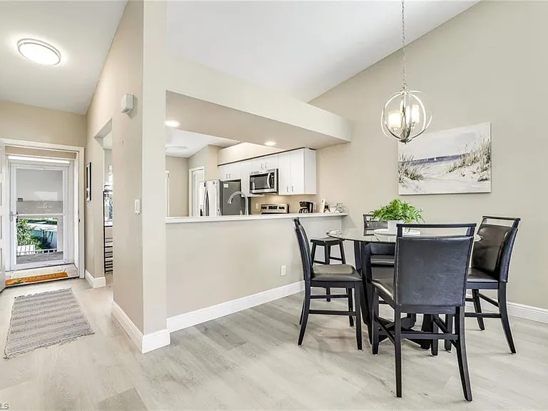 7360 Glenmoor Ln #4301 — Photo 3