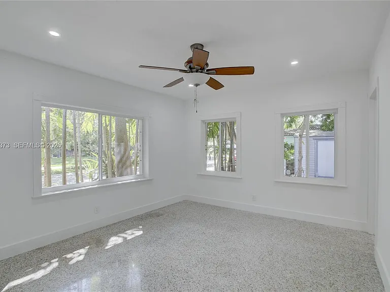 616 SW 11th Ct — Photo 21