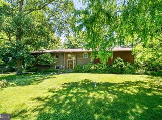 11823 Falls Rd, Potomac, MD 20854