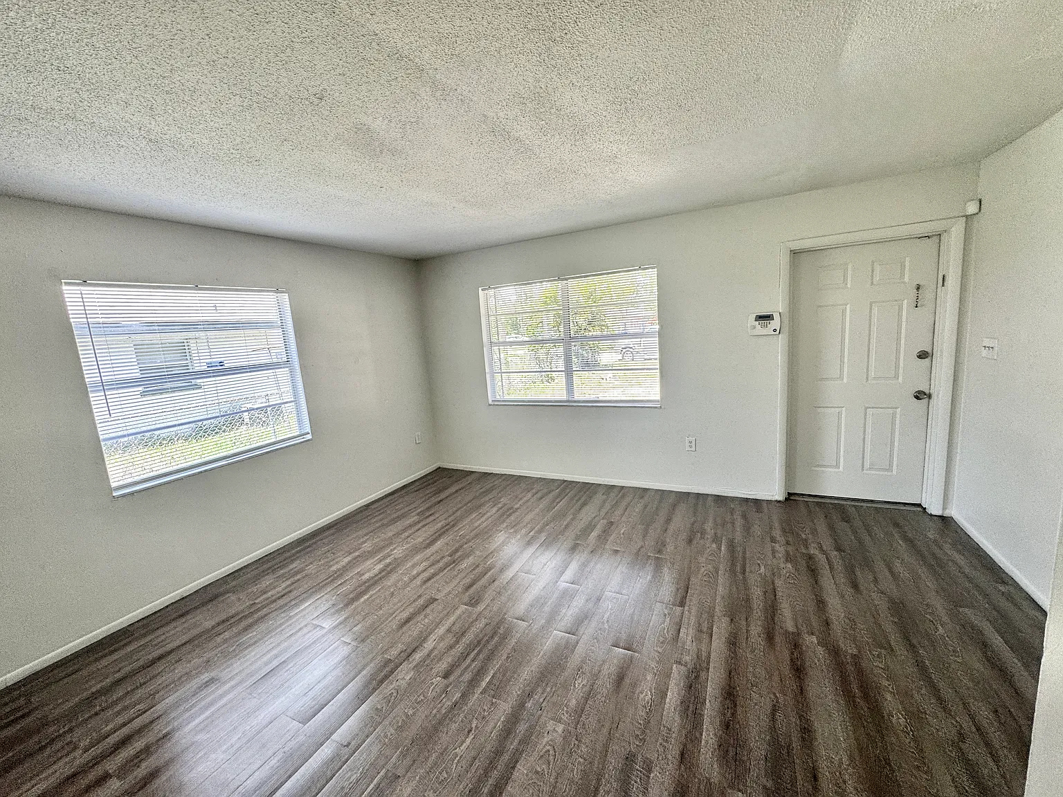 2 bed, 800 sqft, $1,495 — Photo 3