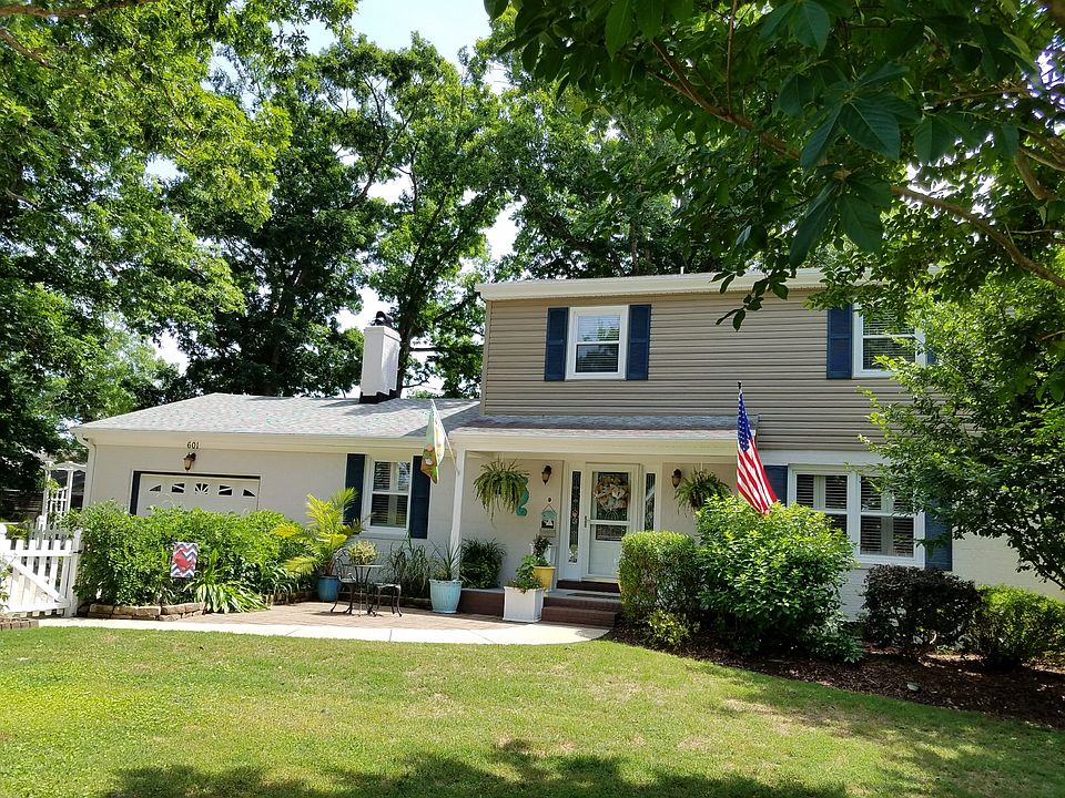 1st image of 601 Gay Dr