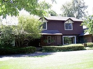 26455 Woodlore Rd, Franklin, MI 48025