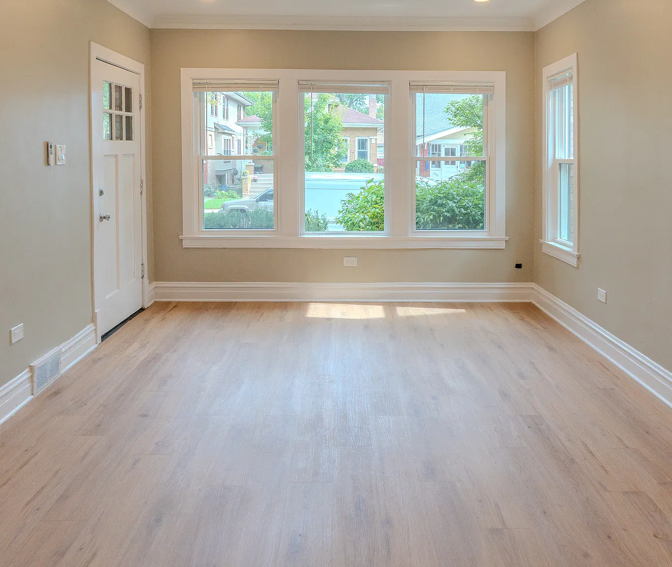 3 bed, 1167 sqft, $3,000 — Photo 4