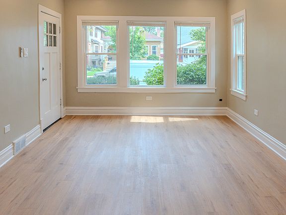 4th image of 1043 Mapleton Ave