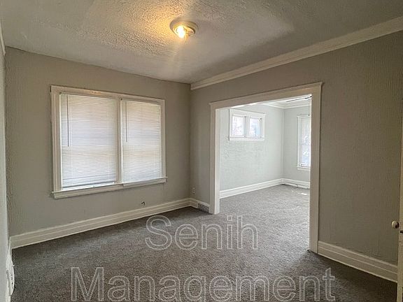 4th image of 3980 Helen St